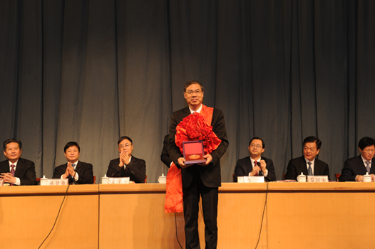 AGGAME在县经济工作会议上获多项荣誉.JPG
